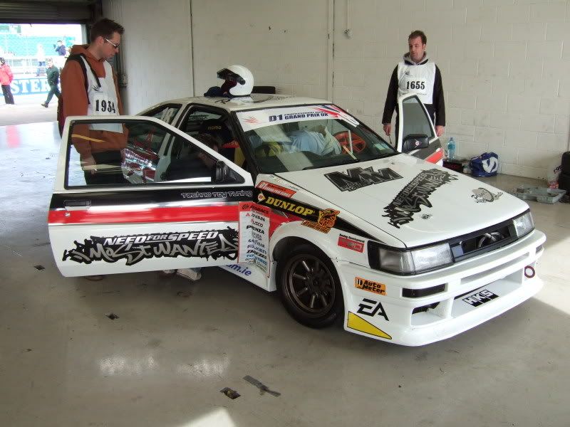 [Image: AEU86 AE86 - D1 Grand Prix at Silverstone 56k WARNING]