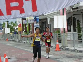Heading to finish line.. kids + ayah, keep on cheering for me