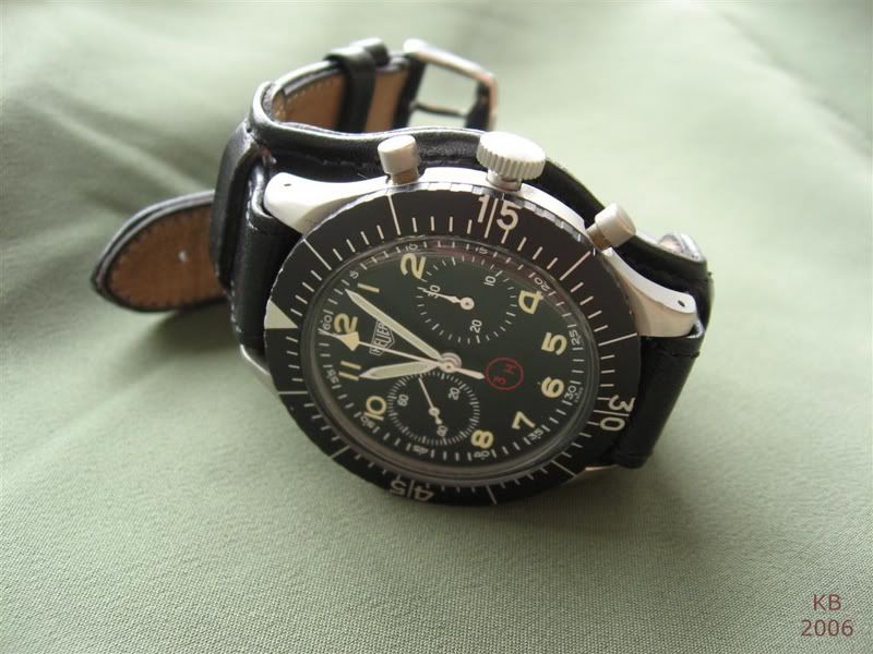 http://img.photobucket.com/albums/v353/racerx454/Heuer/HeuerBund367486-11.jpg