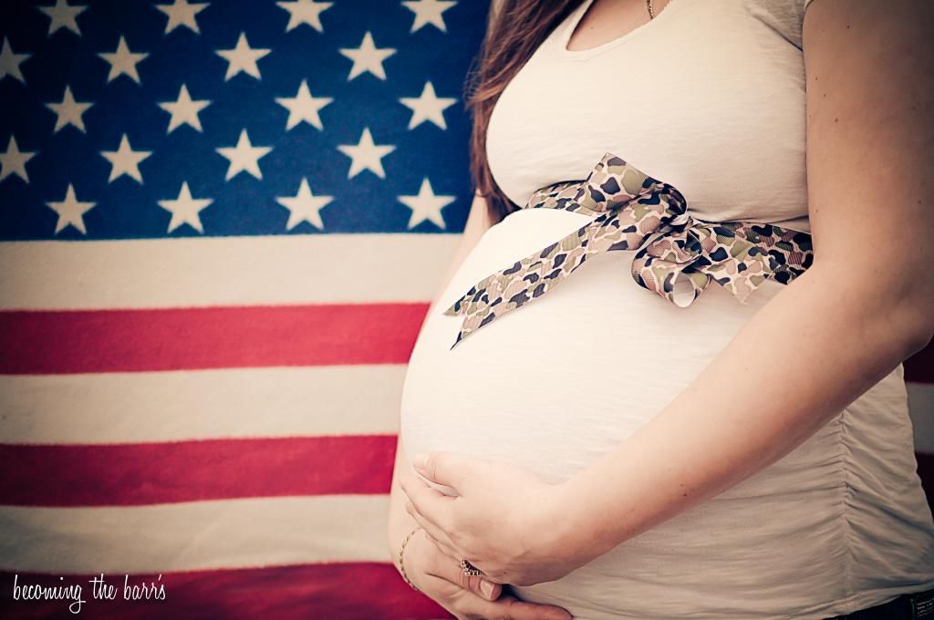 military maternity photo shoot