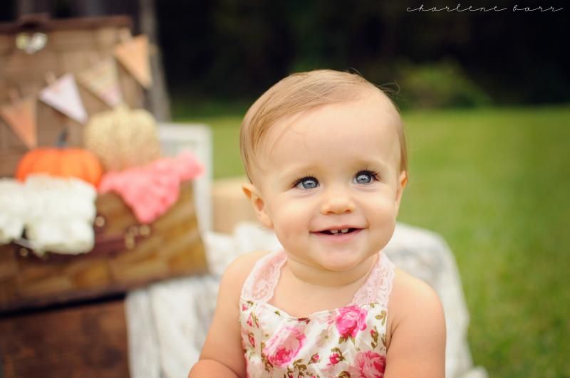 one year old girl vintage photo shoot ideas