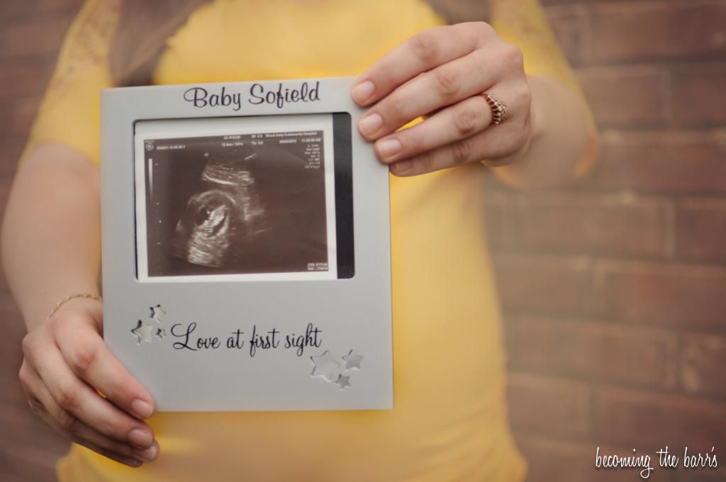 maternity photo with ultrasound sonogram picture