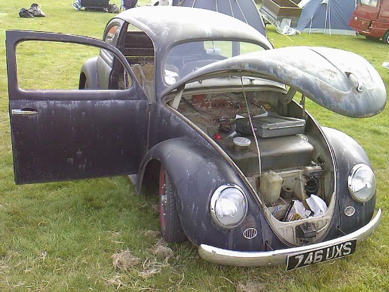 My mate's bug I love this car low as yer grannys tits and ratty as hell