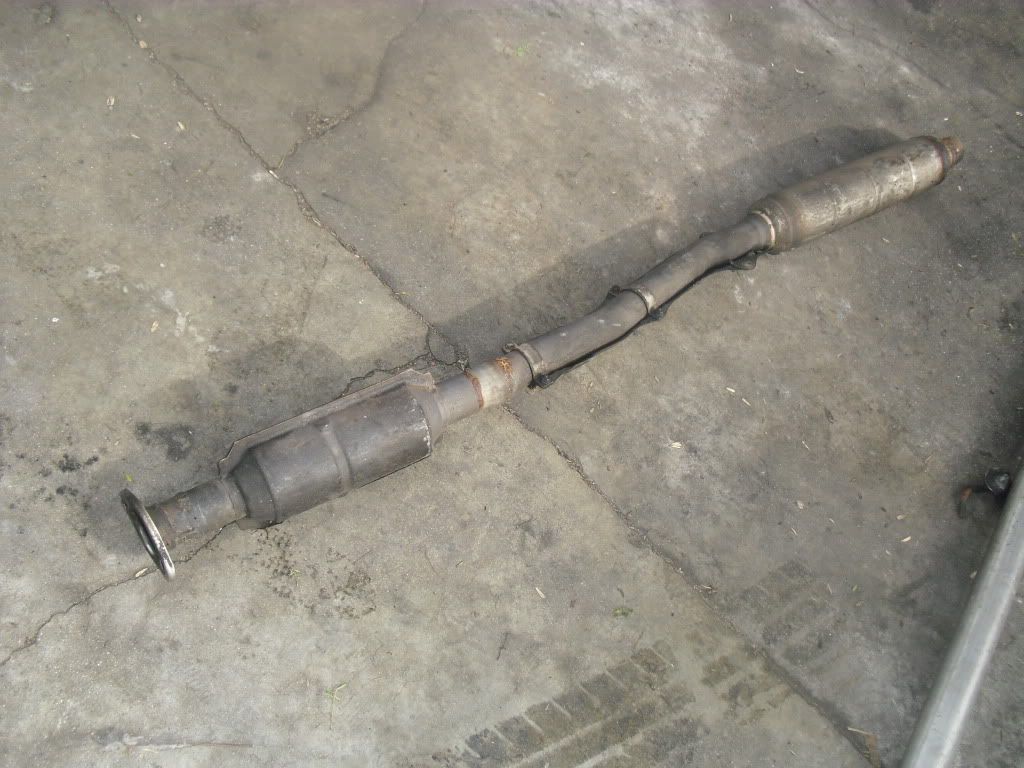 1994-01 Acura Integra exhaust pipe with catalytic converter -It passed California smog with the cat so it still works $90 or best offer