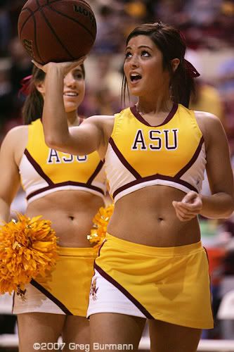 IMAGE: http://img.photobucket.com/albums/v357/greg9683/UCLA-ASU/cheer_MG4S7417.jpg