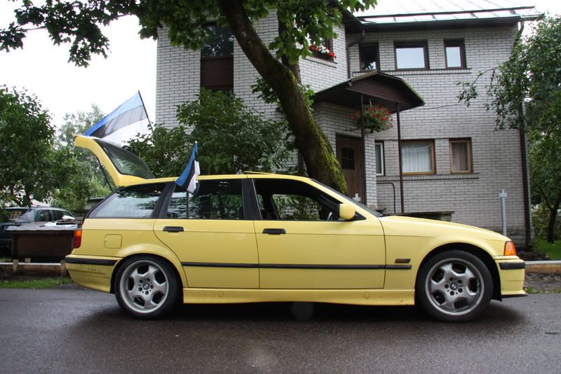 BMW323mnnikuu.jpg