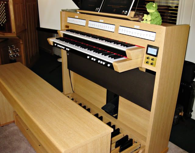 Roland C-330 Classic Organ