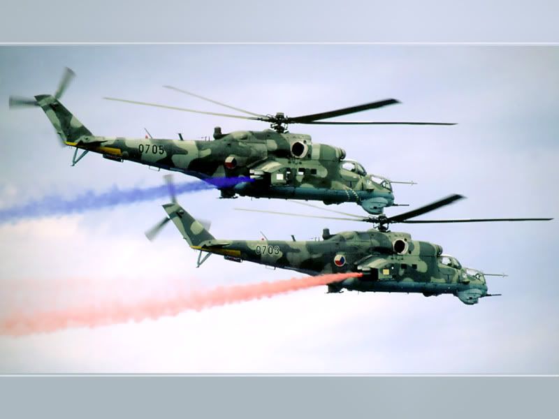 mi-24_helicopter_formation_flight_airshow_france.jpg