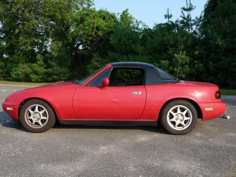 http://img.photobucket.com/albums/v366/avs/1997%20Mazda%20Miata/P1000053.jpg