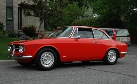 Famed AlfaRestore Example'66 Giulia Sprint GT This'66 Alfa Romeo 