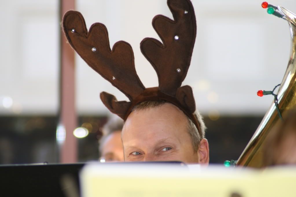 IMAGE: http://img.photobucket.com/albums/v369/devilbunny9/12-7-08022.jpg