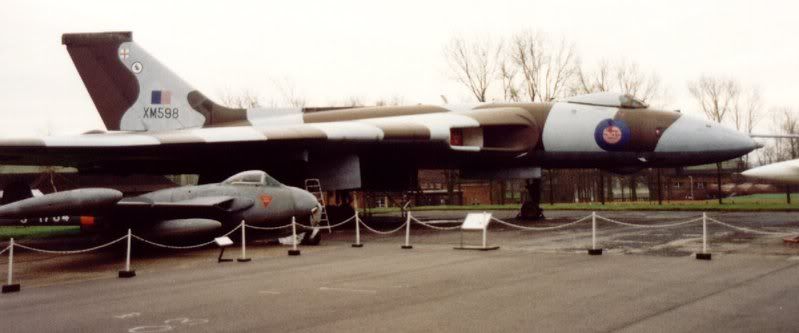 http://img.photobucket.com/albums/v37/I8Spotters/Non%20Airshow%202008/VulcanXM598Cosford1997.jpg