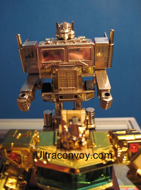 Gold_Convoy-02.jpg