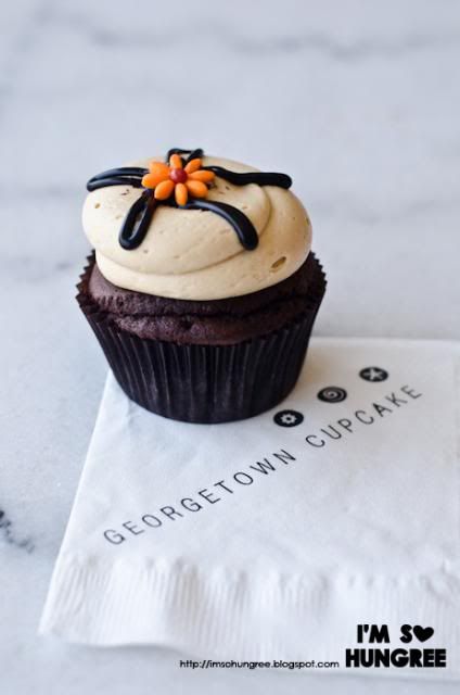  photo georgetown-cupcake-LA-4015_zpsc7eb4a8d.jpg