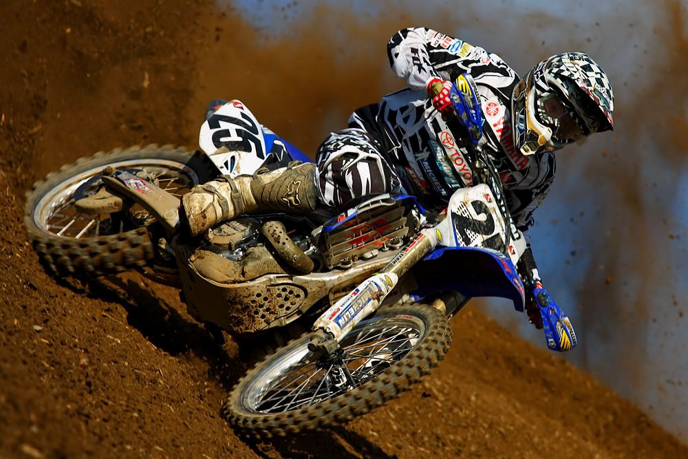 IMAGE: http://img.photobucket.com/albums/v373/squid31/2008%20Nationals/St%20Julie/_F8B5152.jpg