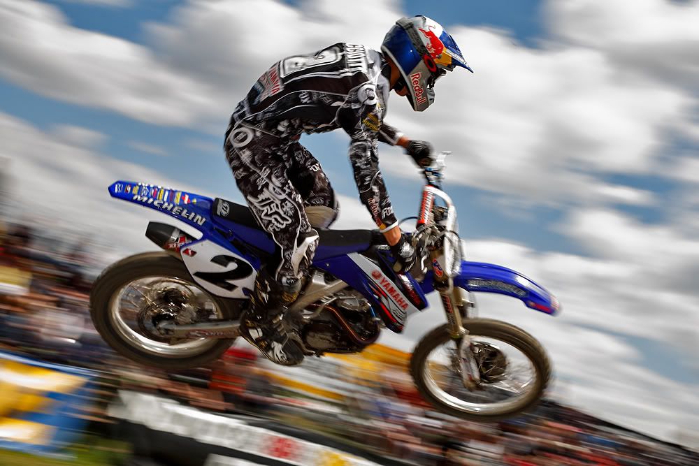 IMAGE: http://img.photobucket.com/albums/v373/squid31/2008%20Nationals/St%20Julie/_MG_5550.jpg