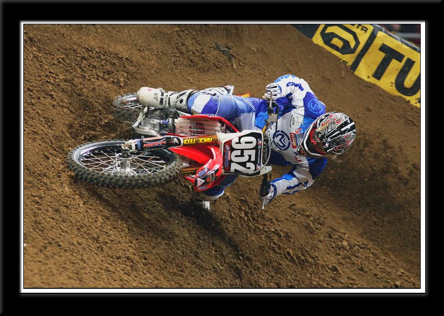 IMAGE: http://img.photobucket.com/albums/v373/squid31/SX-07/St%20Louis/MF8B1889.jpg