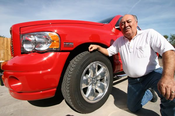 IMAGE: http://img.photobucket.com/albums/v375/ddelallata/IMG_3443s.jpg