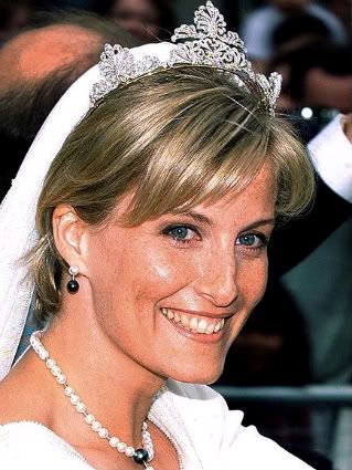queen elizabeth wedding tiara. The tiara, a wedding gift from
