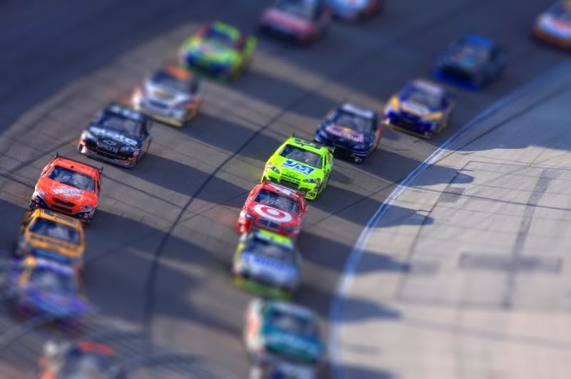 IMAGE: http://img.photobucket.com/albums/v381/JSkinner/TMS/img_2600-tiltshift2.jpg