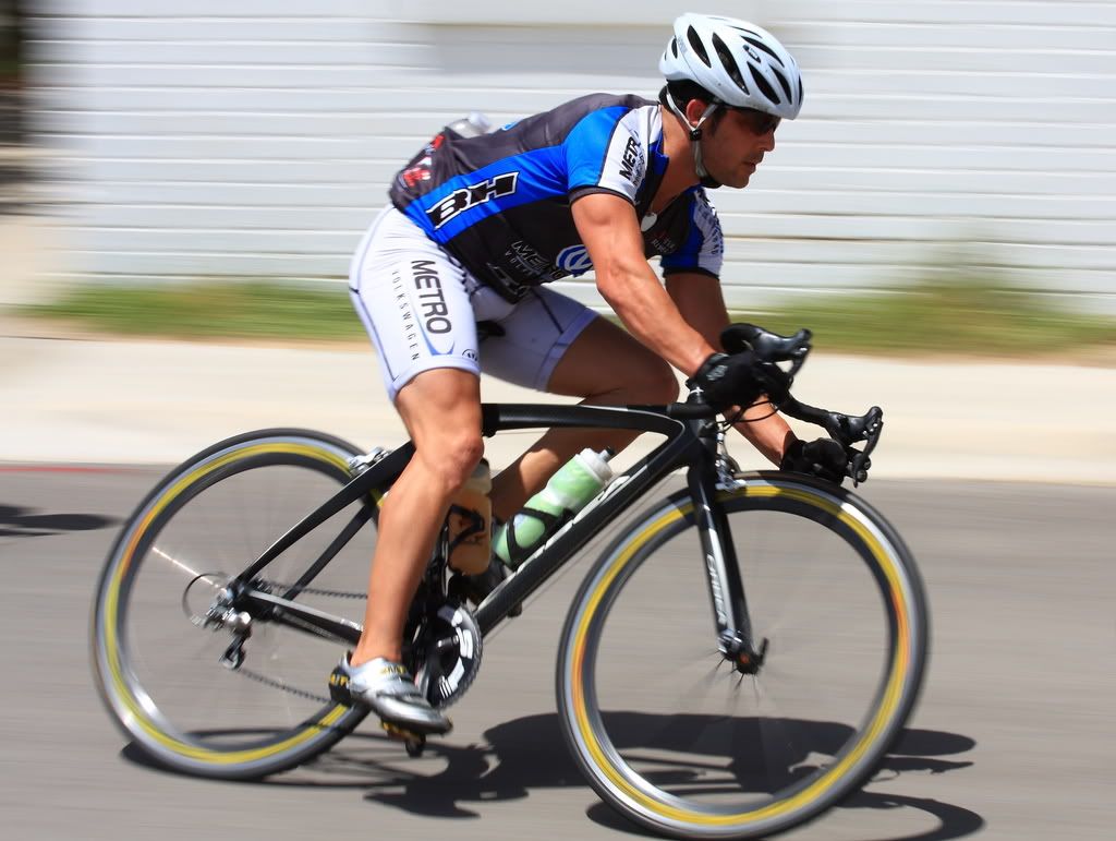 IMAGE: http://img.photobucket.com/albums/v381/JSkinner/criterium%20bicycle/IMG_1660.jpg