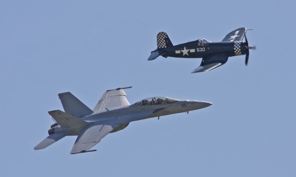 IMAGE: http://img.photobucket.com/albums/v381/JSkinner/denton%20air%20show/corsairhornet.jpg
