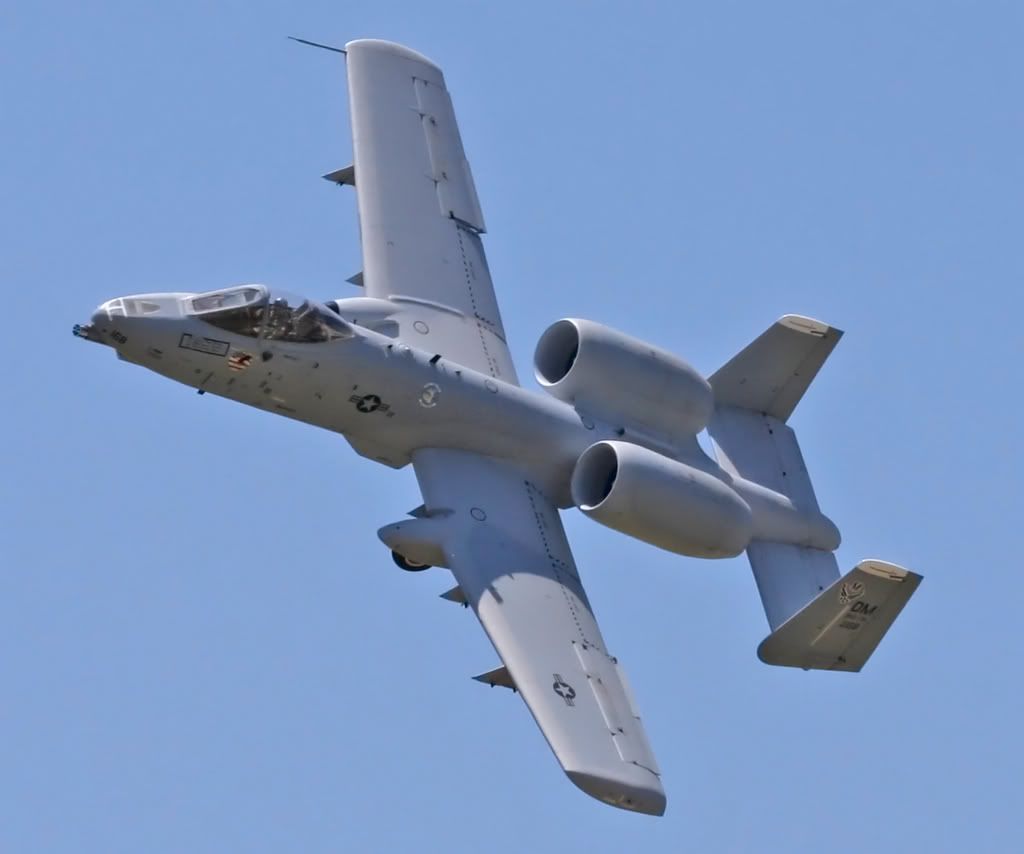 IMAGE: http://img.photobucket.com/albums/v381/JSkinner/denton%20air%20show/warthog.jpg