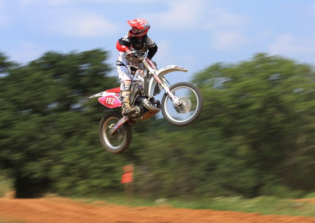 IMAGE: http://img.photobucket.com/albums/v381/JSkinner/north%20forty/DPP_0006.jpg