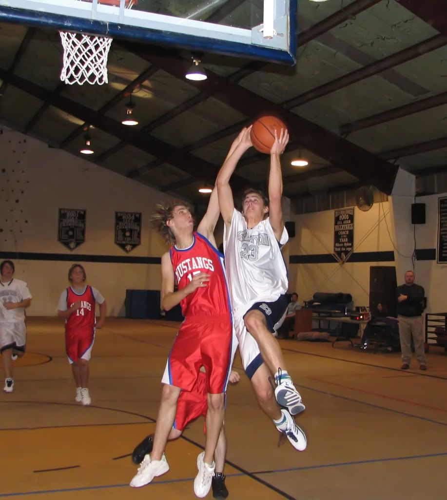 IMAGE: http://img.photobucket.com/albums/v381/JSkinner/selwyn%20b%20ball/IMG_1345a.jpg