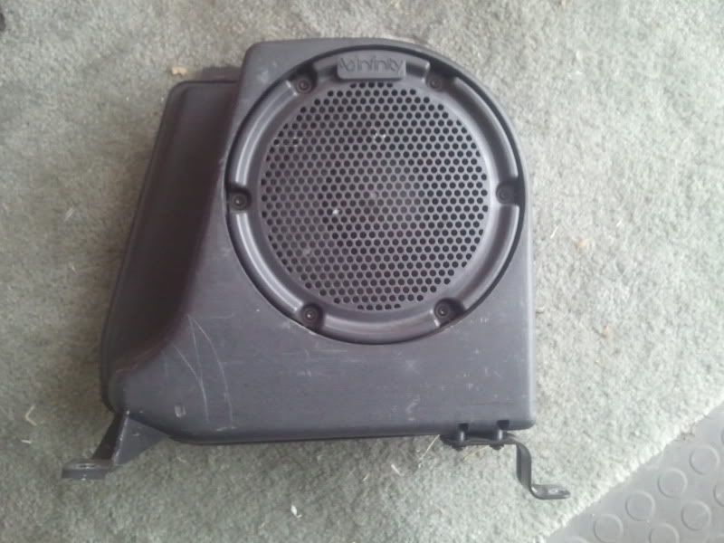 07 Jeep infinity subwoofer #4