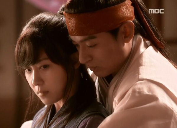 “empress Ki” First Impressions Couch Kimchi