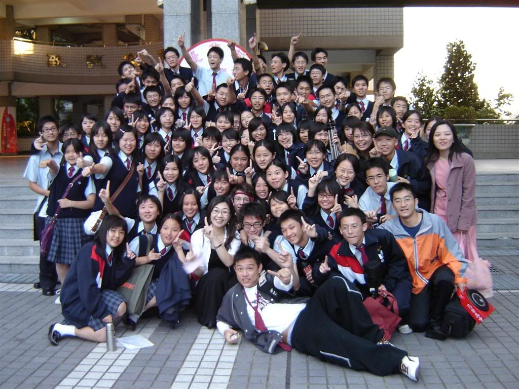 teh Choir: Celebratory group photo at Tianmu Junior High