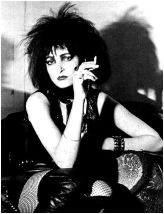 photo 1982akissinthedreamhous.jpg