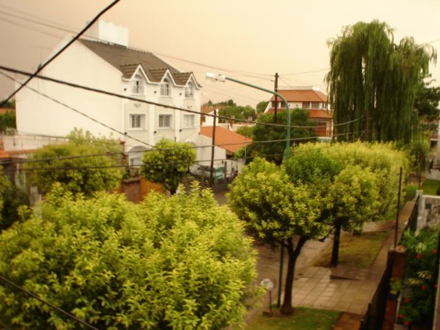 Tarde Naranja y Lluviosa desde mi ventana
