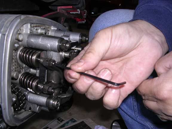 How to adjust valves on bmw r1150r #6