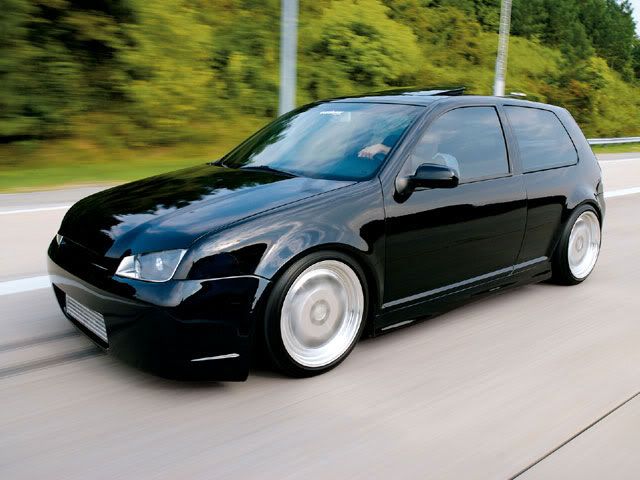 eurp_0803_01_z2003_vw_gti_18tfront_.jpg