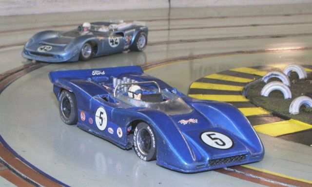 68%20McLaren%20M8A%20rt%20front%20lola_z