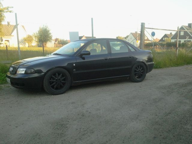 http://img.photobucket.com/albums/v388/zonic_boom/Audi%20A4%20-96/2012-05-24054514-1.jpg