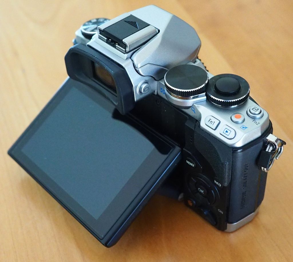 IMAGE: http://img.photobucket.com/albums/v389/dino8031/body%20back%20flipped%20up%20right.jpg