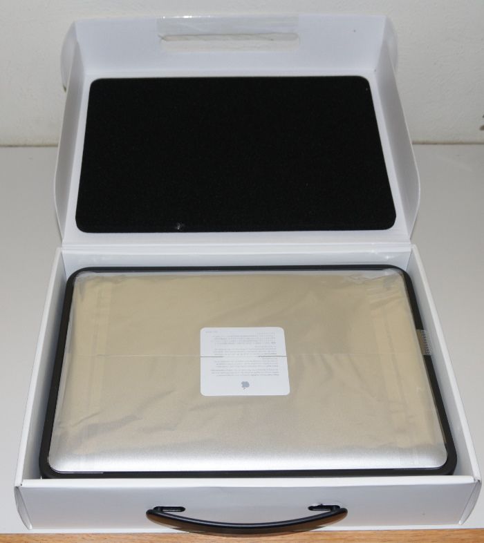 IMAGE: http://img.photobucket.com/albums/v389/dino8031/insideboxwithcomputer.jpg