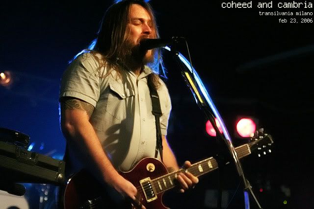 IMAGE: http://img.photobucket.com/albums/v39/_marathon_/coheed/coheed-10.jpg