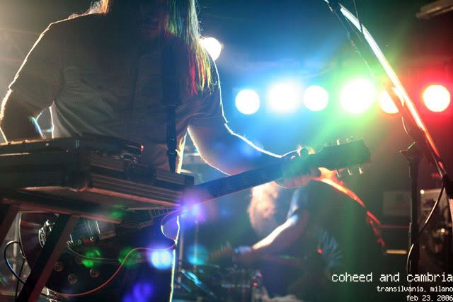 IMAGE: http://img.photobucket.com/albums/v39/_marathon_/coheed/coheed-7.jpg