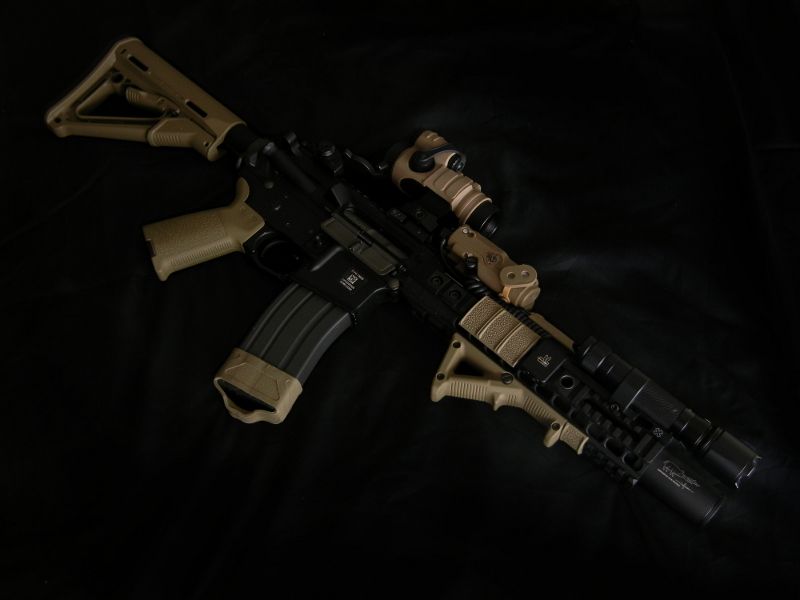 NOVESKE.jpg