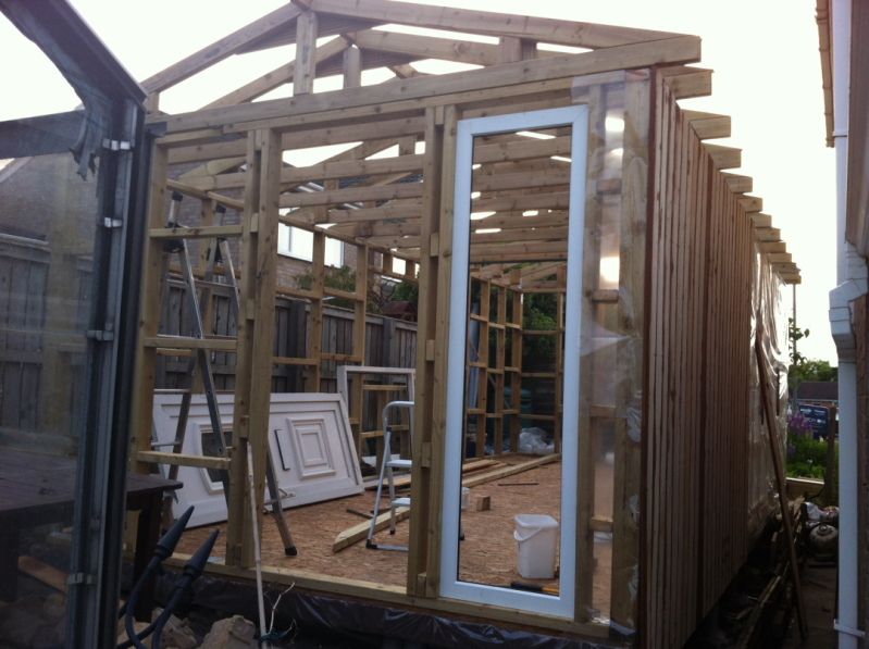 IMAGE: http://img.photobucket.com/albums/v391/PCthug/shed/IMG_0550.jpg