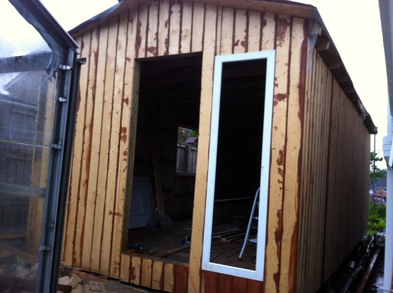 IMAGE: http://img.photobucket.com/albums/v391/PCthug/shed/IMG_0556.jpg