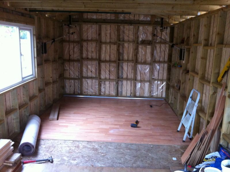 IMAGE: http://img.photobucket.com/albums/v391/PCthug/shed/IMG_0560.jpg