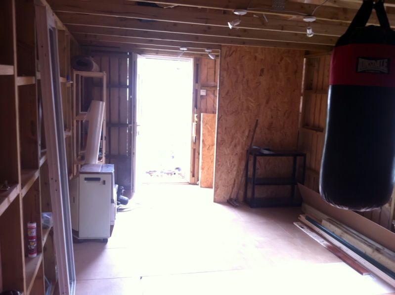 IMAGE: http://img.photobucket.com/albums/v391/PCthug/shed/IMG_0570.jpg