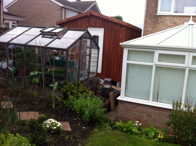 IMAGE: http://img.photobucket.com/albums/v391/PCthug/shed/IMG_0579.jpg