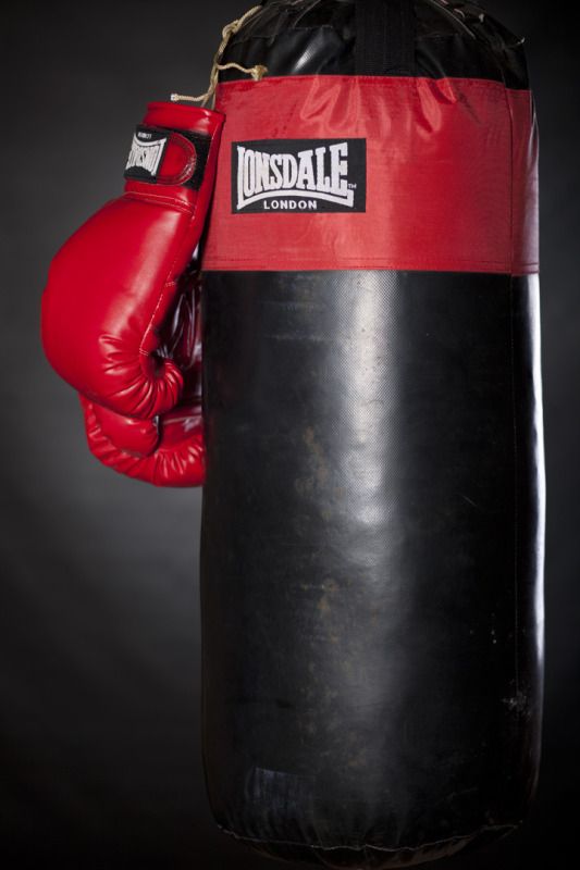 IMAGE: http://img.photobucket.com/albums/v391/PCthug/shed/punch.jpg