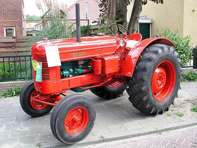 [Afbeelding: F04_Volvo_T31_tractor_1952.jpg]